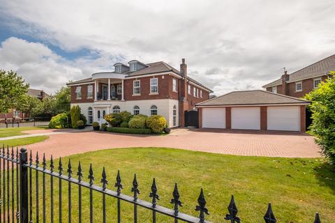 4 bedroom detached house for sale, Grand Manor Drive, Lytham St. Annes, FY8