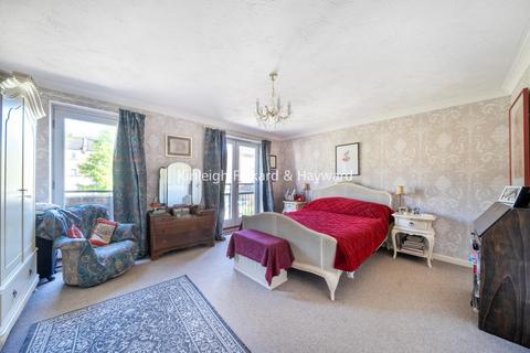 4 bedroom end of terrace house for sale, Coverdale Road, Friern Barnet