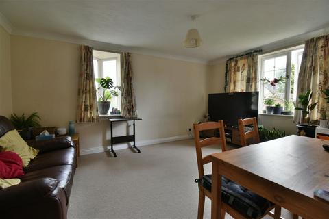 2 bedroom apartment for sale, Harbury Court, Newbury RG14