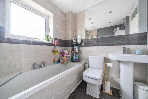 18 Hanson Close, Shaw, Swindon, SN5 5RD