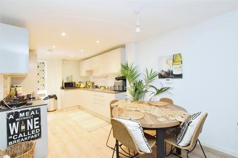 2 bedroom apartment for sale, Castle Court, Colchester, Essex, CO1