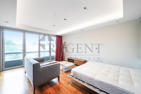Studio to rent, Canaletto Tower, City Road, EC1V