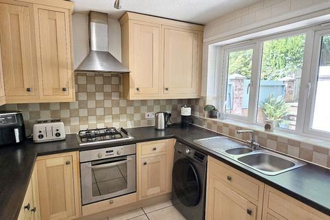 40 Hillspring Road, Springhead, Oldham, OL4 4SJ