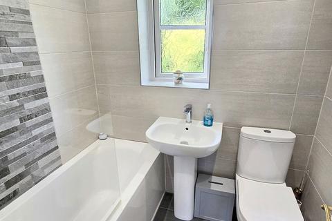 40 Hillspring Road, Springhead, Oldham, OL4 4SJ