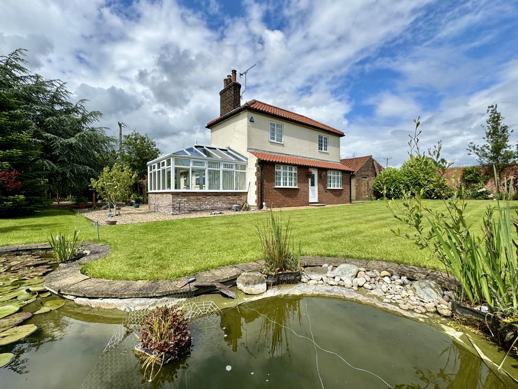 3 Bedroom House - detached for Sale