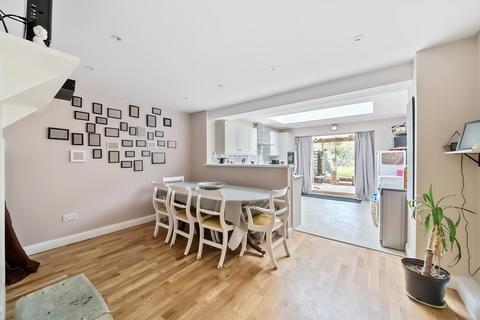2 Eagles, Faringdon, SN7 7DT