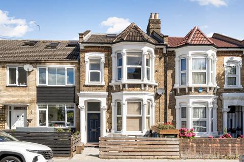 3 bedroom flat for sale, Amott Road, Peckham Rye