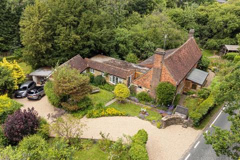 4 bedroom detached house for sale, Cat Street, Hartfield TN7