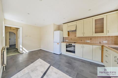 30 Forest Road, Horsham, RH12 4HJ