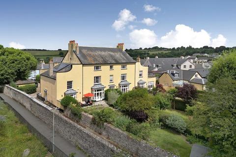 5 bedroom terraced house for sale, Fore Street, Chudleigh, TQ13