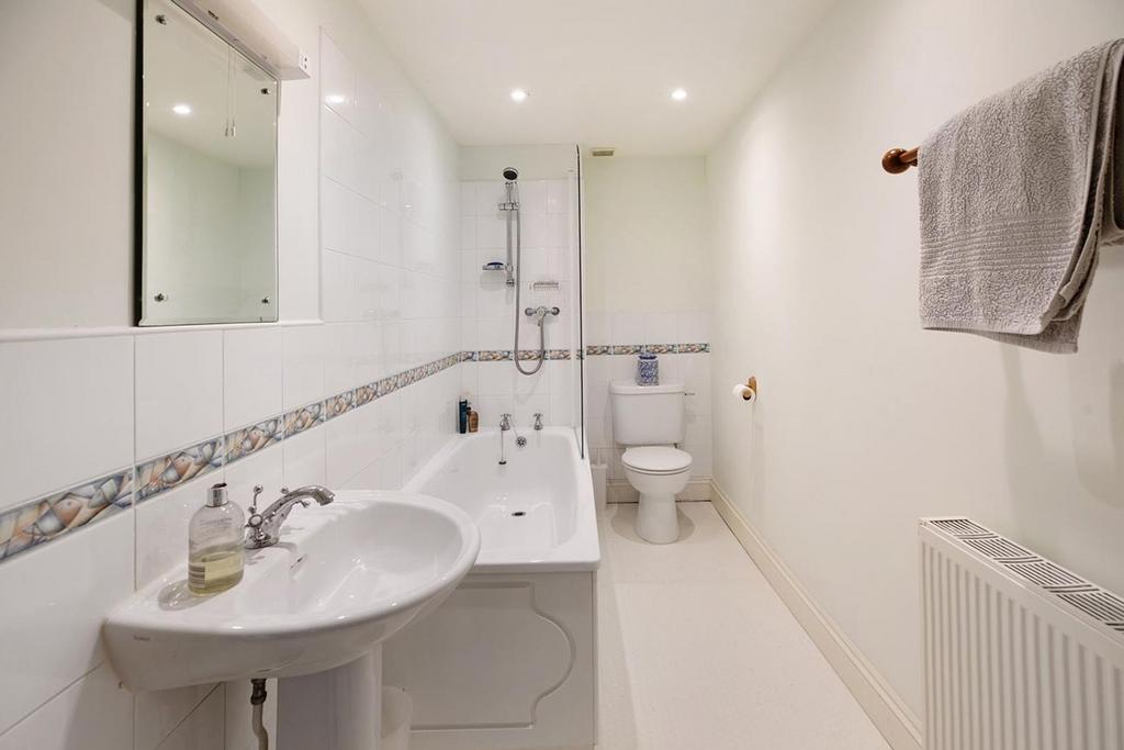 Bathroom to first floor