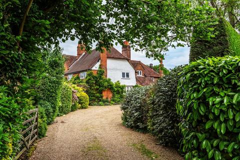 5 bedroom detached house to rent, The Street, West Horsley, Leatherhead, Surrey, KT24