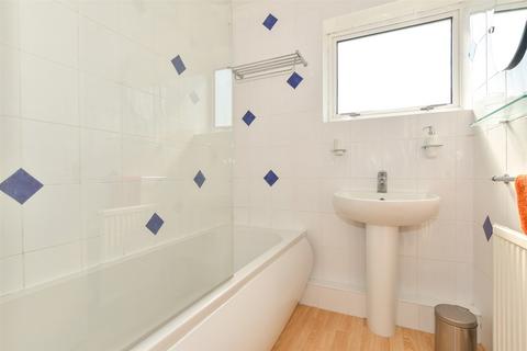 4 Conway Close, Saltwood, Hythe, CT21 4AN
