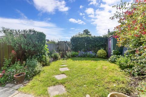 4 Conway Close, Saltwood, Hythe, CT21 4AN
