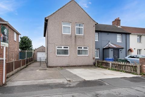 16 Central Drive, New Rossington, Doncaster, DN11 0JB