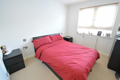 2 bedroom flat to rent, Cornmill House, 4 Wharf Street, London, SE8