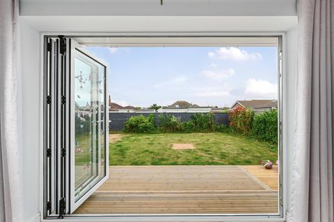 3 bedroom bungalow for sale, Slindon Avenue, Peacehaven, East Sussex, BN10