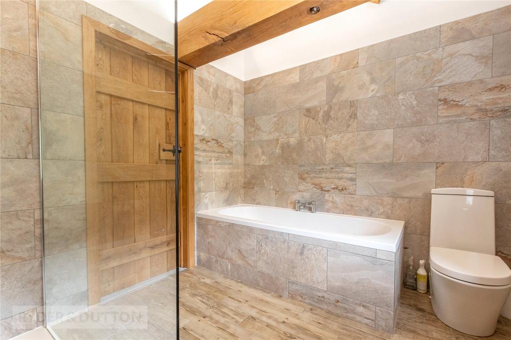 En-Suite Bathroom