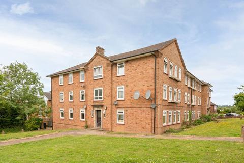 2 bedroom flat for sale, Edgeworth Road, Cockfosters, Barnet, EN4