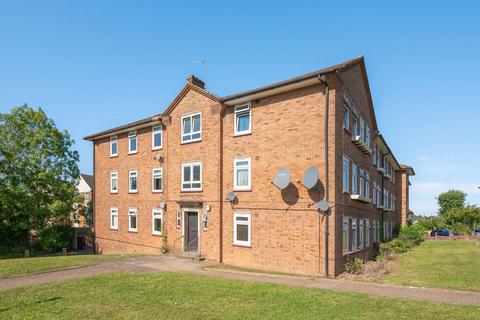 2 bedroom flat for sale, Edgeworth Road, Cockfosters, Barnet, EN4