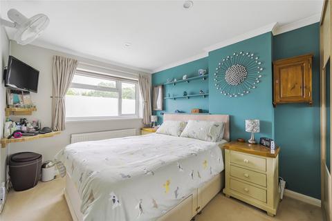 86 Linden Way, Ripley, Woking, GU23 6LP