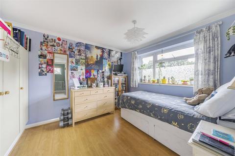 86 Linden Way, Ripley, Woking, GU23 6LP