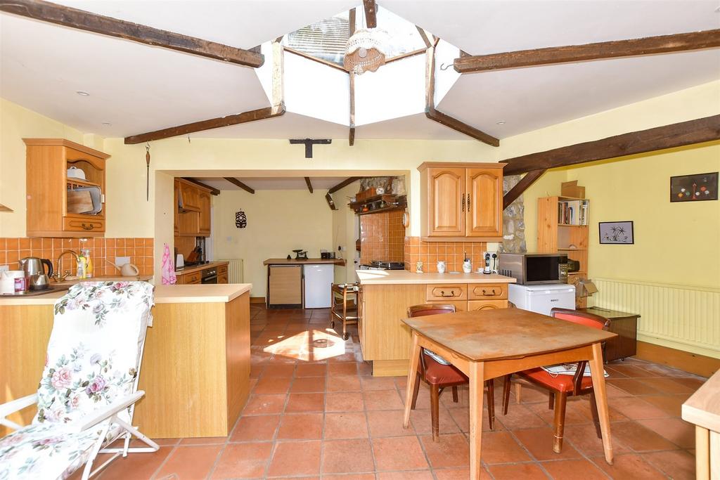 Kitchen/ Breakfast Room