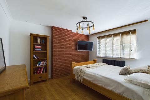 25 Highfield Close, Sutton On Hull, Hull, HU7 4TZ