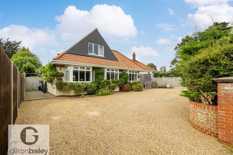 4 bedroom chalet for sale, Salhouse Road, Norwich NR13