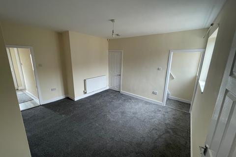 3 bedroom terraced house to rent, Dukes Crescent, Edlington, Doncaster