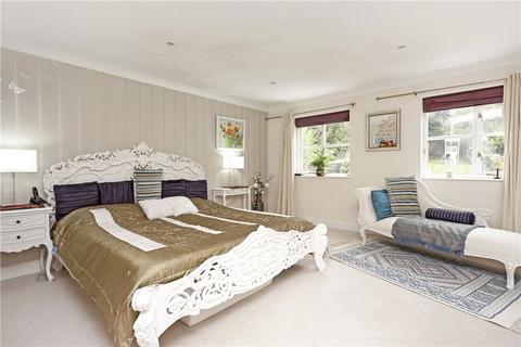 4 bedroom detached house to rent, Tadworth, Surrey KT20