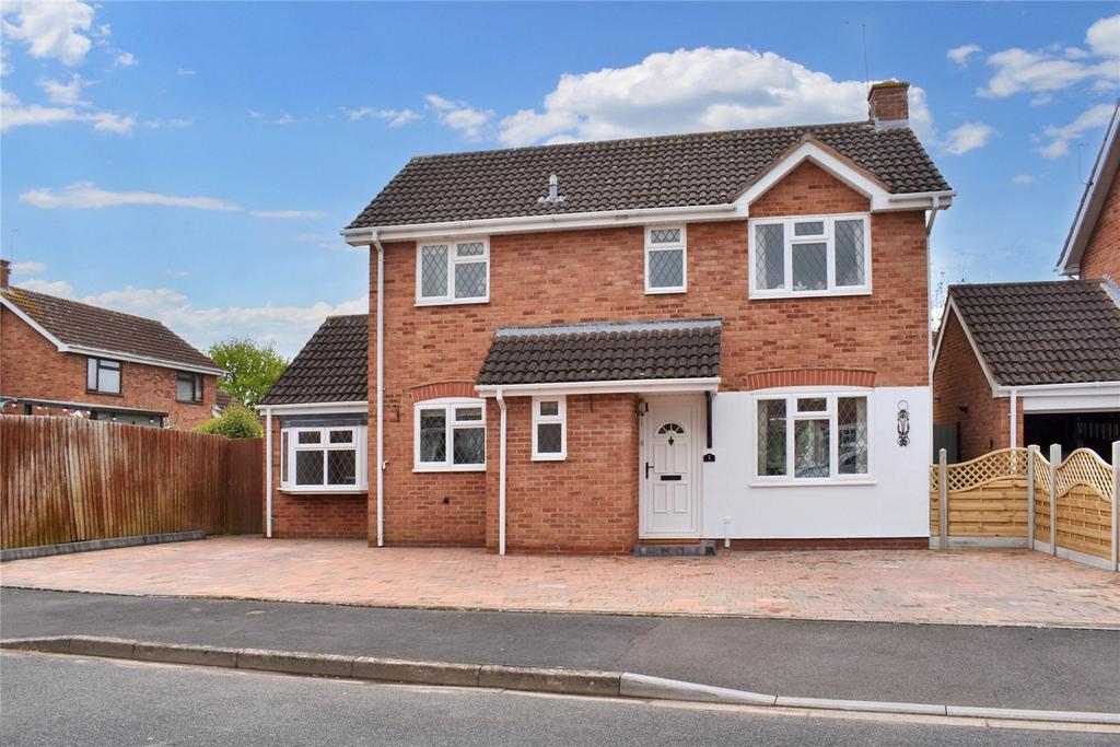 Hyacinth Close, Worcestershire WR5 3 bed detached house for sale £350,000
