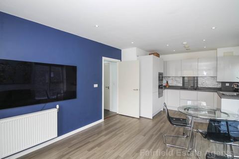 2 bedroom flat for sale, Tippen Court, Henbury Way, South Oxhey