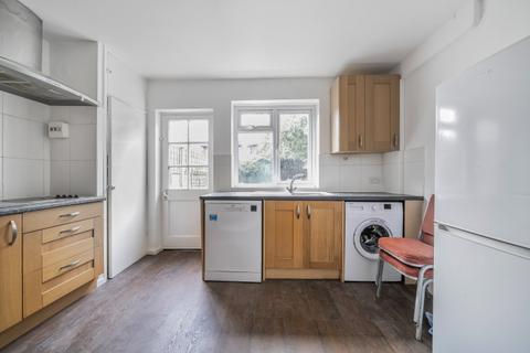 3 bedroom house to rent, Besley Street London SW16