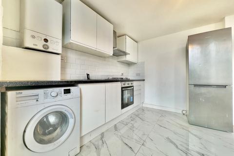 2 bedroom flat to rent, Arodene Road, Brixton, London, SW2 2BH