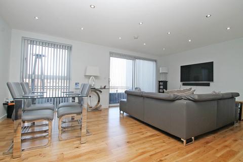 3 bedroom property to rent, Tate House, 7 New York Road, City Centre, Leeds, LS2