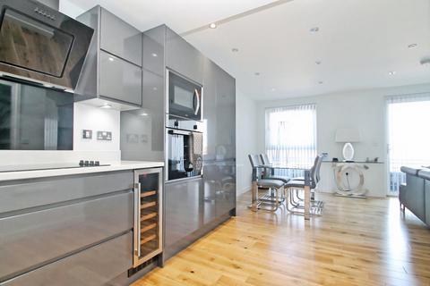 3 bedroom property to rent, Tate House, 7 New York Road, City Centre, Leeds, LS2