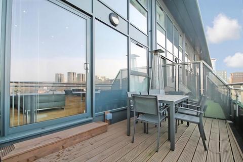 3 bedroom property to rent, Tate House, 7 New York Road, City Centre, Leeds, LS2