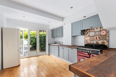 3 bedroom end of terrace house to rent, St Peters Grove, Hammersmith W6