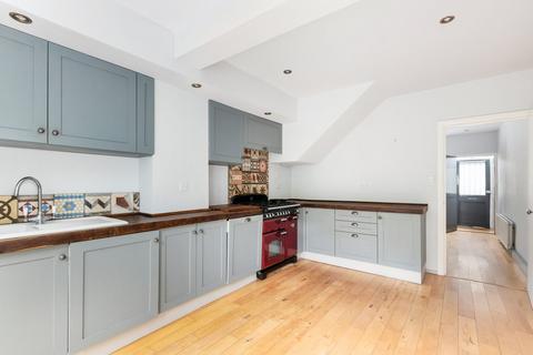 3 bedroom end of terrace house to rent, St Peters Grove, Hammersmith W6