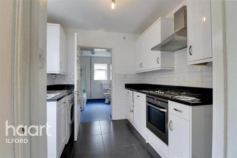 3 bedroom terraced house to rent, Kingston Road, IG1