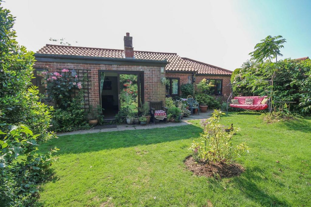 Walcups Lane Great Massingham PE32 3 Bed Detached Bungalow 1 100 walcups-lane-great-massingham-pe32-3-bed-detached-bungalow-1-100