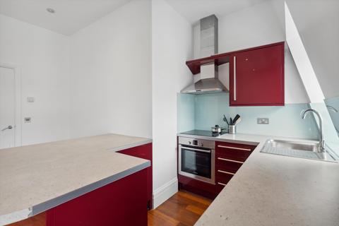 1 bedroom flat to rent, Campden Hill Gardens, London, W8