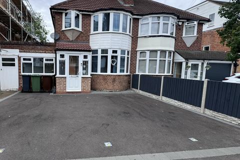 4 bedroom semi-detached house for sale, Solihull B92