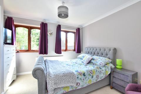 2 bedroom terraced house for sale, Lollards Close, Amersham, Buckinghamshire, HP6