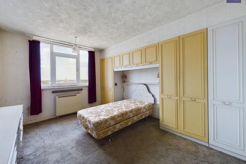 undefined, Promenade, Regent Court, FY1