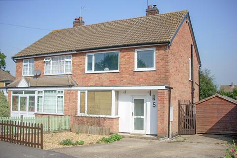 3 bedroom semi-detached house to rent, Paske Avenue, Gaddesby LE7