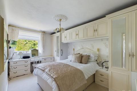 4 bedroom detached house for sale, Newlands Wood, Croydon