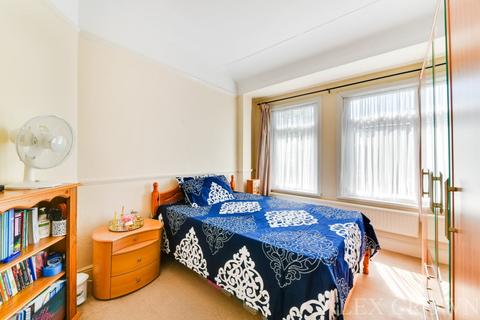 119 Hewitt Avenue, London, N22 6QE