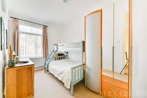 119 Hewitt Avenue, London, N22 6QE
